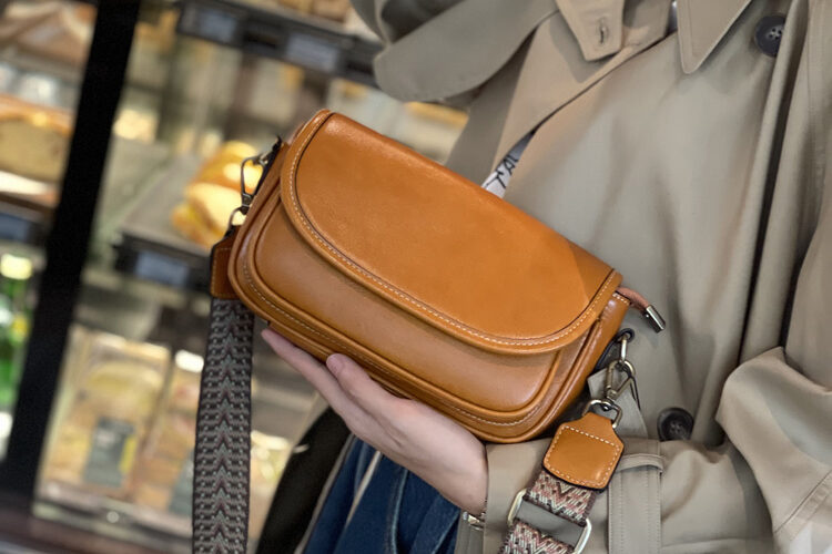 Capucines BB handbag