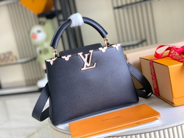Capucines BB handbag