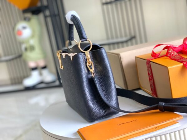 Capucines BB handbag