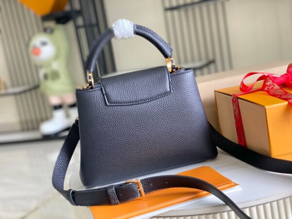 Capucines BB handbag